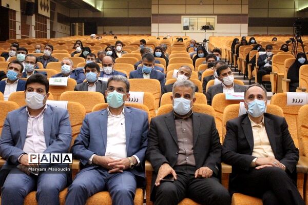 همایش تجلیل از دانش‌آموزان تراز انقلاب اسلامی استان بوشهر