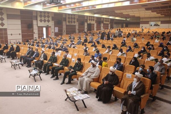 همایش تجلیل از دانش‌آموزان تراز انقلاب اسلامی استان بوشهر
