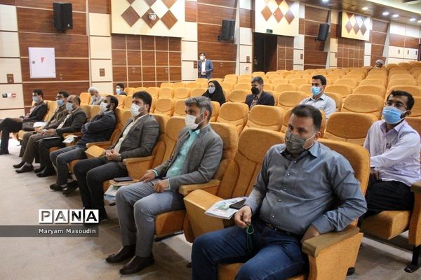 همایش تجلیل از دانش‌آموزان تراز انقلاب اسلامی استان بوشهر