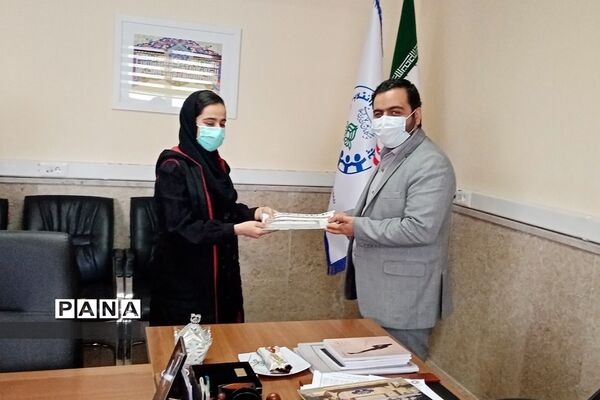 تجلیل از فرهنگیان و دانش‌آموزان برگزیده شهرستان پردیس در حوزه پرورشی