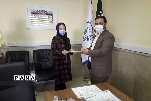 تجلیل از فرهنگیان و دانش‌آموزان برگزیده شهرستان پردیس در حوزه پرورشی