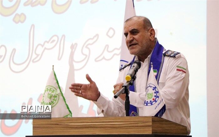 یزدان‌پناه: کار گروهى و تشکیلاتى نسخه درمان افسردگى و انزواست