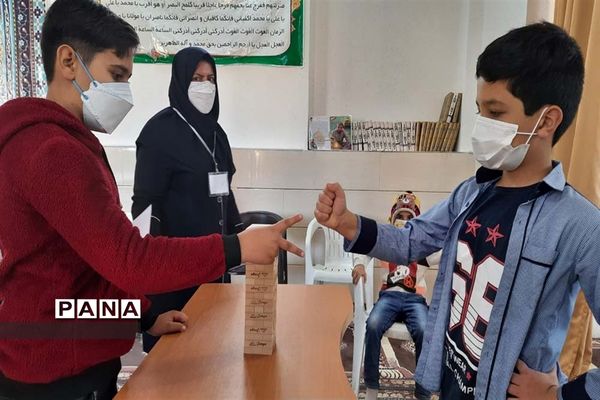 برگزاری مسابقات بازی‌های فکری سرگرمی رویش در شهرستان آباده