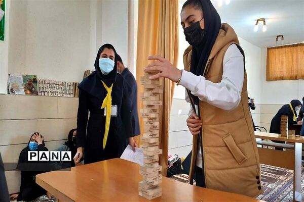 برگزاری مسابقات بازی‌های فکری سرگرمی رویش در شهرستان آباده