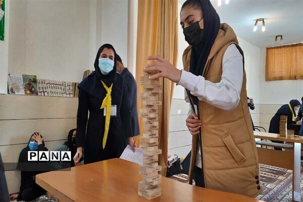 برگزاری مسابقات بازی‌های فکری سرگرمی رویش در شهرستان آباده