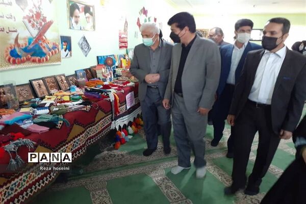 مراسم گرامیداشت هفته پژوهش در مدرسه  فرزانگان یاسوج