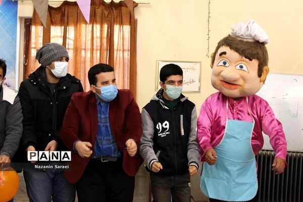 گرامیداشت هفته معلولین درواحدهای آموزشی استثنایی شهرستان اسلامشهر