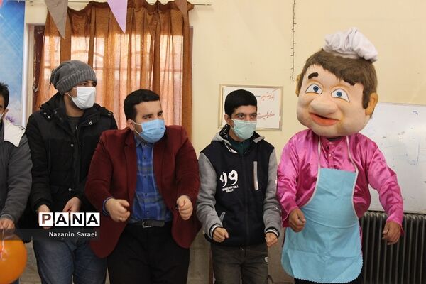 گرامیداشت هفته معلولین درواحدهای آموزشی استثنایی شهرستان اسلامشهر