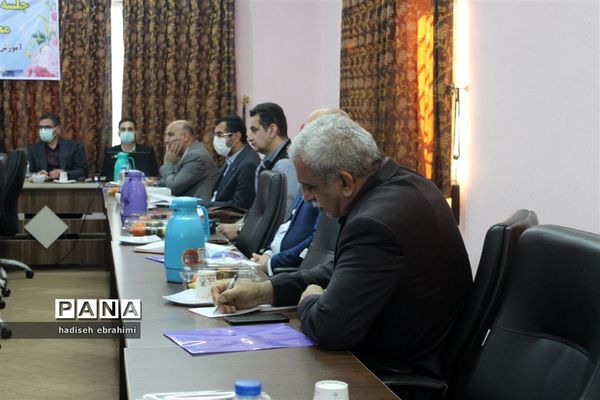 نشست معاونان آموزش متوسطه محور ۱ در گلوگاه