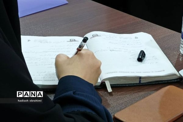 نشست معاونان آموزش متوسطه محور ۱ در گلوگاه