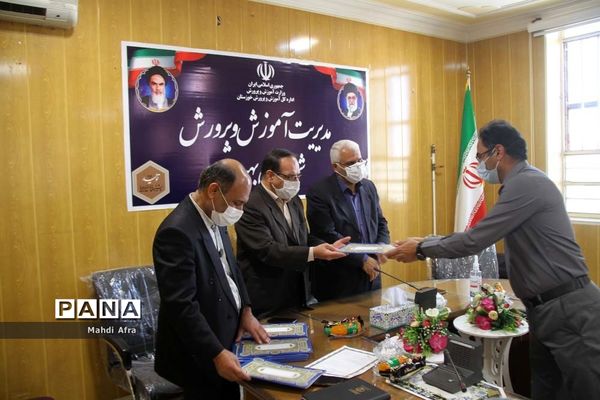 تقدیر از داوران و ناظران جشنواره نوجوان خوارزمی