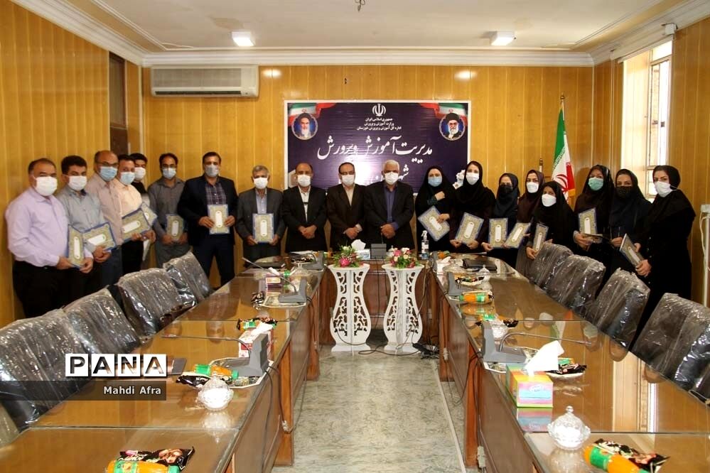 تقدیر از داوران و ناظران جشنواره نوجوان خوارزمی