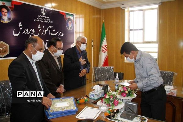 تقدیر از داوران و ناظران جشنواره نوجوان خوارزمی