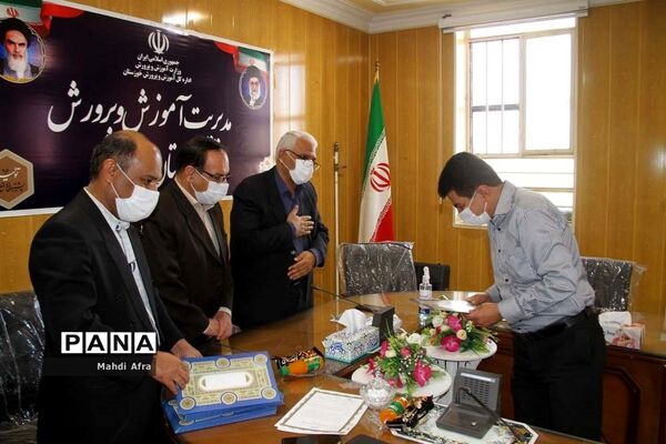 تقدیر از داوران و ناظران جشنواره نوجوان خوارزمی