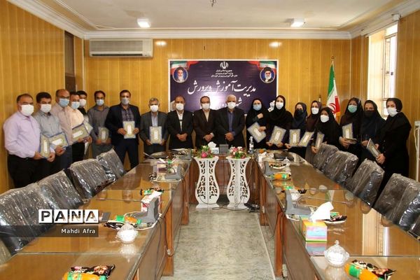 تقدیر از داوران و ناظران جشنواره نوجوان خوارزمی