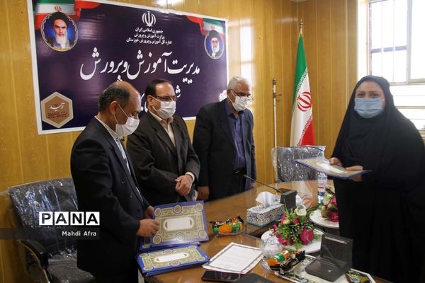 تقدیر از داوران و ناظران جشنواره نوجوان خوارزمی