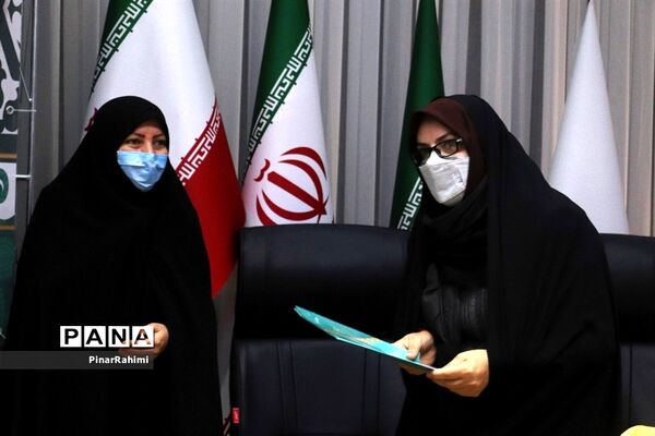 آیین تجلیل از منتخبان کشوری جشنواره فرهنگی هنری معلمان هنرمند مولف و پرسش مهر