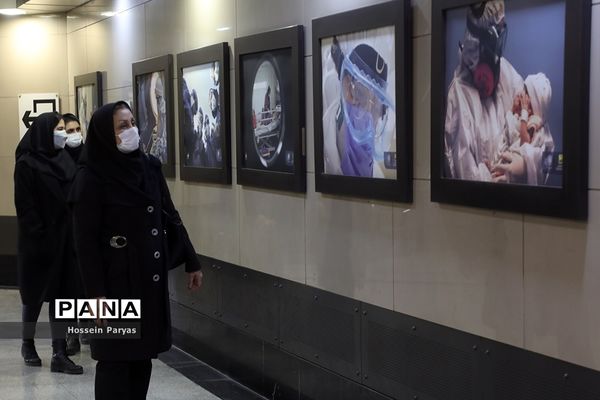 افتتاح نمایشگاه عکس مدافعان سلامت و تقدیر از پرستاران
