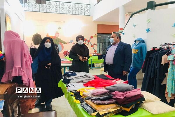 نمایشگاه و فروشگاه صنایع دستی و هنرهای خانگی دانش‌آموزان  در پژوهش سرای دانش‌آموزی شهید خوشبخت بوشهر