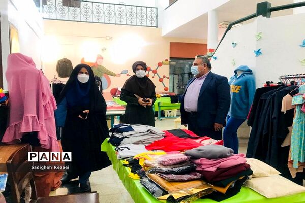 نمایشگاه و فروشگاه صنایع دستی و هنرهای خانگی دانش‌آموزان  در پژوهش سرای دانش‌آموزی شهید خوشبخت بوشهر