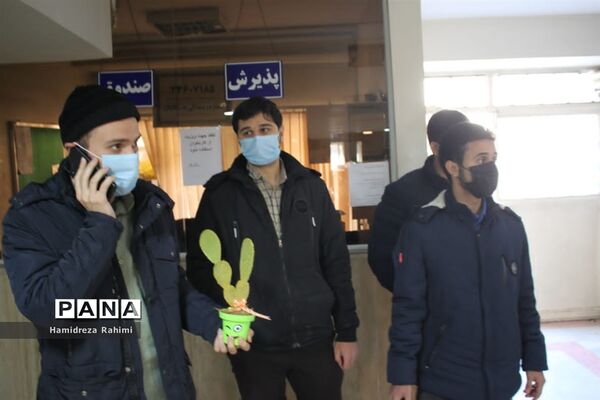 تکریم از مقام شهدای مدافع سلامت و تجلیل از کادر بهداشت و درمان