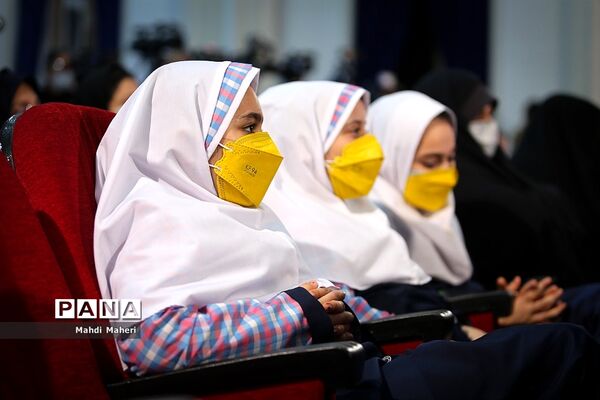 آیین تجلیل از دانش‌آموزان و پژوهشگران برگزیده کشور