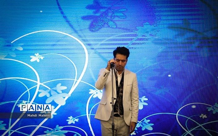 محمد معتمدی با معروف‌ترین گروه موسیقی هلندی کنسرت می‌دهد