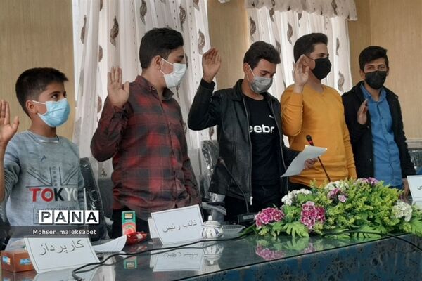 تببین بازمهندسی جدید تشکیلات سازمان دانش آموزی برای مدیران و مربیان شهرستان مروست