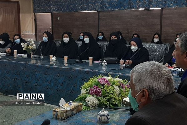 تببین بازمهندسی جدید تشکیلات سازمان دانش آموزی برای مدیران و مربیان شهرستان مروست