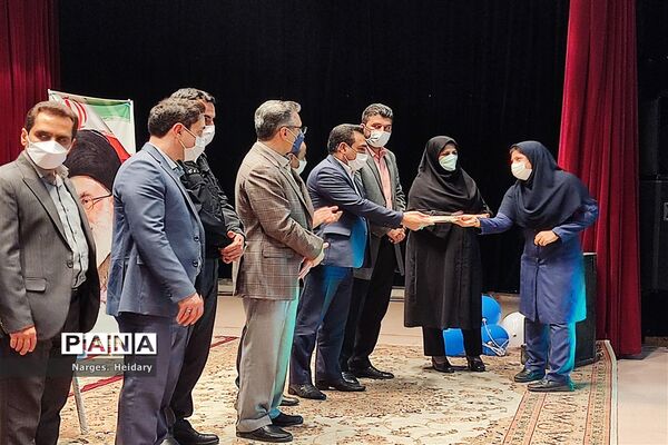 آیین تجلیل از مدافعان سلامت در شهرستان امیدیه