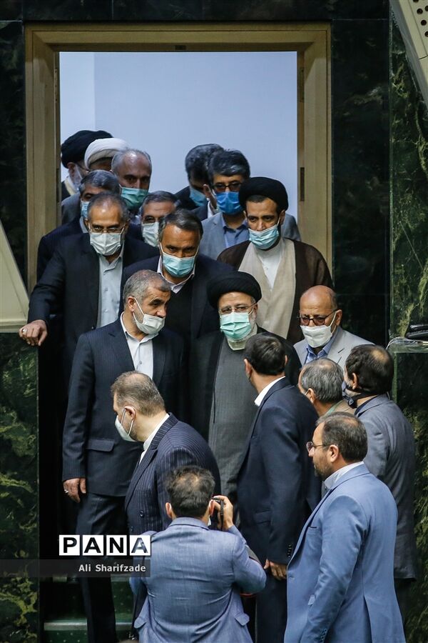 ارائه لایحه بودجه ۱۴۰۱ توسط رئیس جمهور به مجلس شورای اسلامی