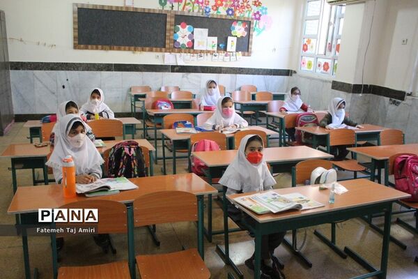 آموزش حضوری در دبستان هیات امنایی معینی