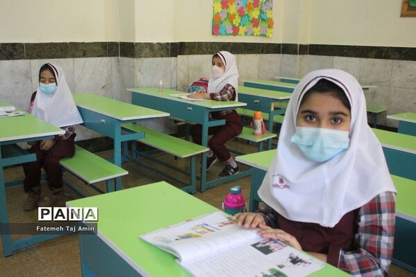 آموزش حضوری در دبستان هیات امنایی معینی
