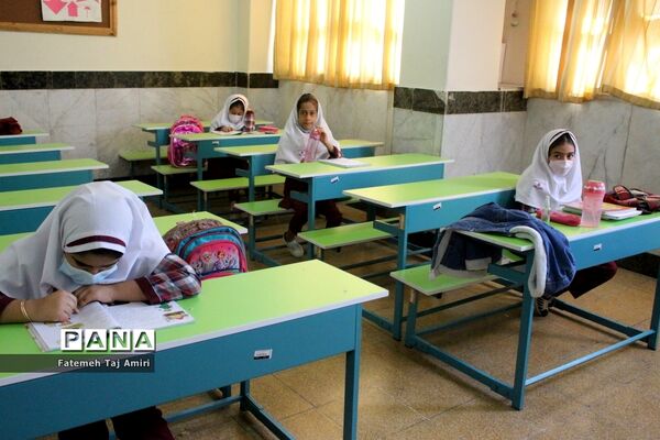 آموزش حضوری در دبستان هیات امنایی معینی