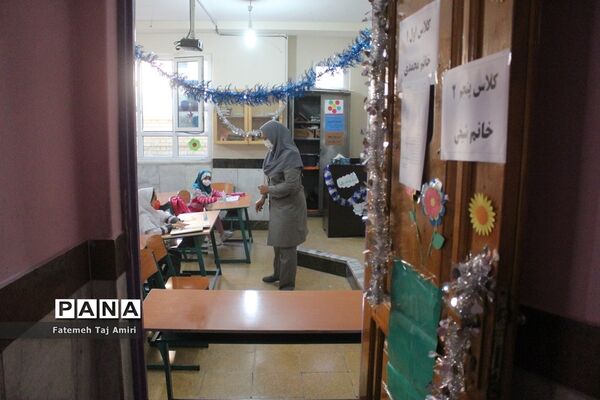 آموزش حضوری در دبستان هیات امنایی معینی