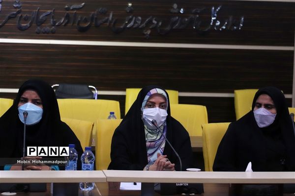 آیین تجلیل از پژوهشگران، فناوران و معلمان پژوهنده آموزش و پرورش آذربایجان شرقی