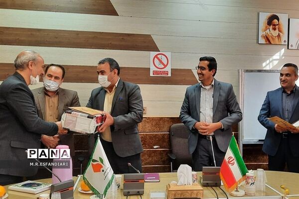 تقدیر از معاونان پرورشی ناحیه یک قم