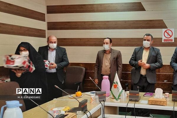 تقدیر از معاونان پرورشی ناحیه یک قم