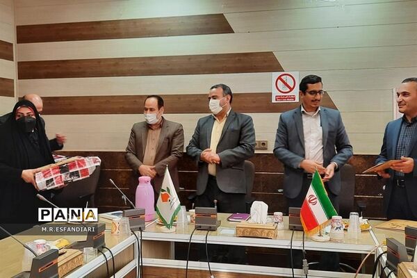 تقدیر از معاونان پرورشی ناحیه یک قم