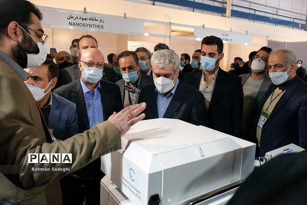 افتتاح نمایشگاه دستاوردهای پژوهشی و تجهیزات ایران ساخت