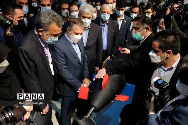 افتتاح نمایشگاه دستاوردهای پژوهشی و تجهیزات ایران ساخت