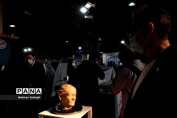 افتتاح نمایشگاه دستاوردهای پژوهشی و تجهیزات ایران ساخت