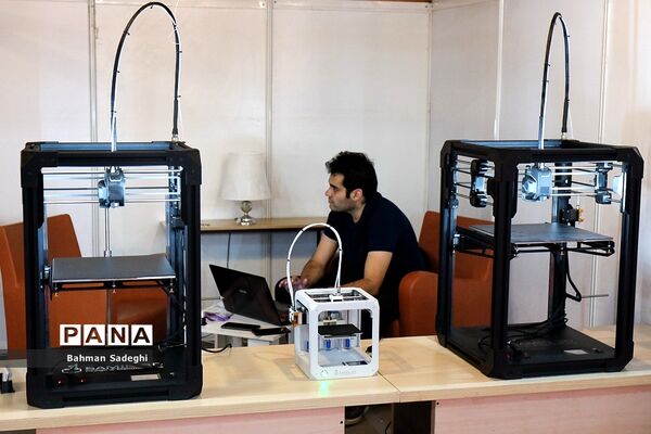 افتتاح نمایشگاه دستاوردهای پژوهشی و تجهیزات ایران ساخت
