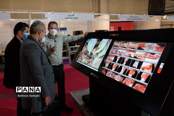 افتتاح نمایشگاه دستاوردهای پژوهشی و تجهیزات ایران ساخت