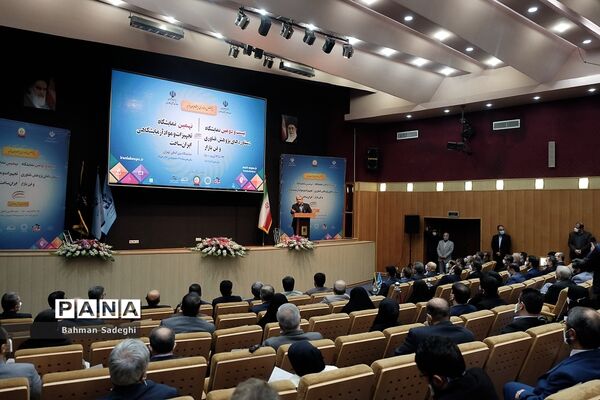 افتتاح نمایشگاه دستاوردهای پژوهشی و تجهیزات ایران ساخت