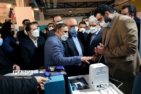 افتتاح نمایشگاه دستاوردهای پژوهشی و تجهیزات ایران ساخت
