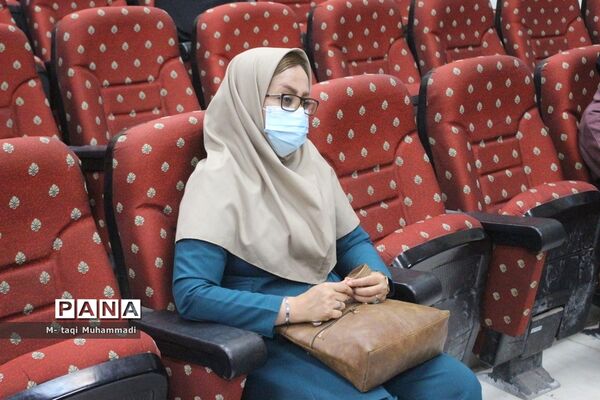 همایش تجلیل از معلمان پژوهشگر و دانش‌آموزان پرسشگر آموزش و پرورش استان بوشهر