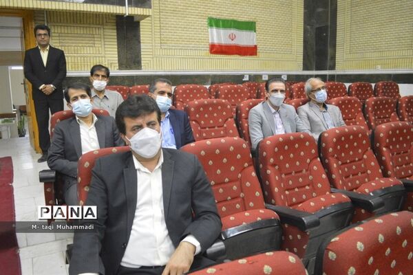 همایش تجلیل از معلمان پژوهشگر و دانش‌آموزان پرسشگر آموزش و پرورش استان بوشهر