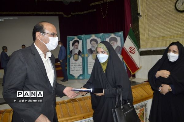 تجلیل از معلمان پژوهشگر و دانش‌آموزان پرسشگر آموزش و پرورش استان بوشهر