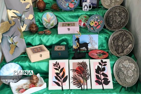 آیین نمادین نواختن زنگ هفته پژوهش در آموزش و پرورش ناحیه ۲مشهد